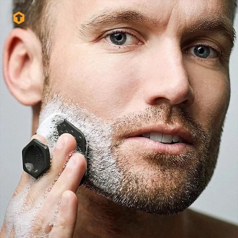 Brosse Nettoyante Visage Homme en Silicone — Fini la Peau qui Tire Après le Rasage